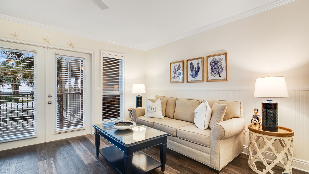 Photo of Livingroom in Gulf Place