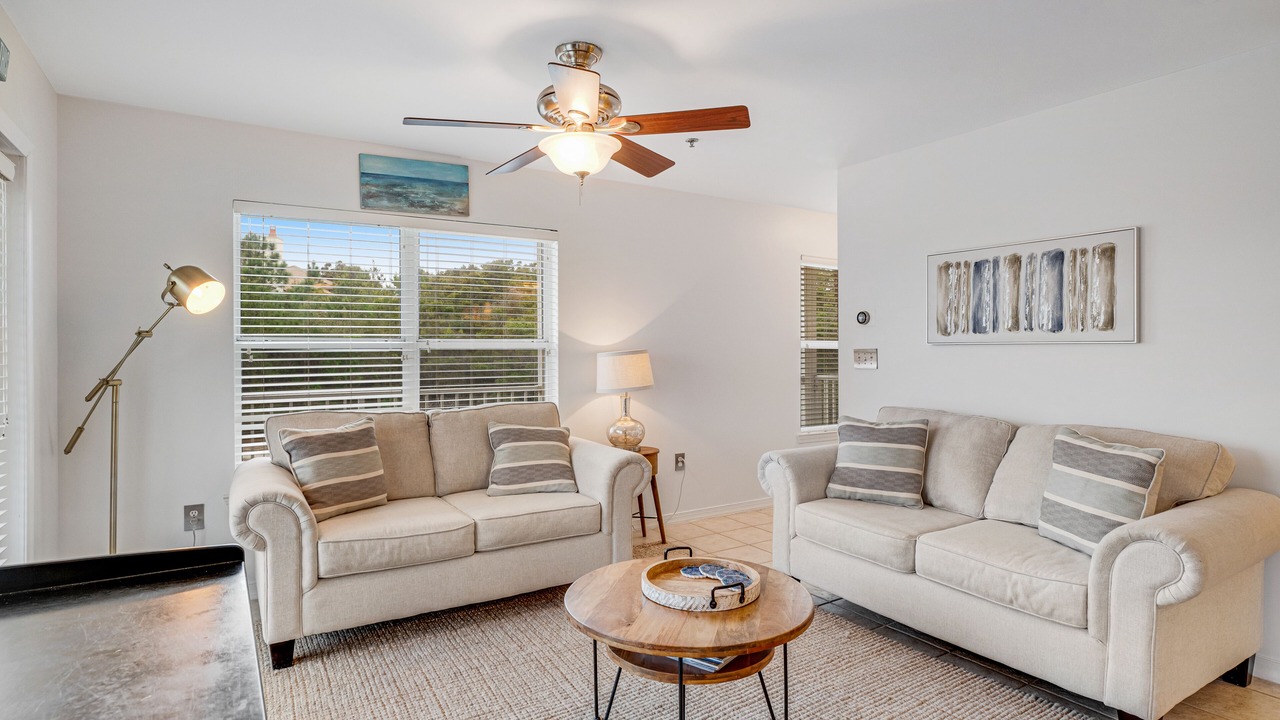 Photo of Livingroom in Gulf Place