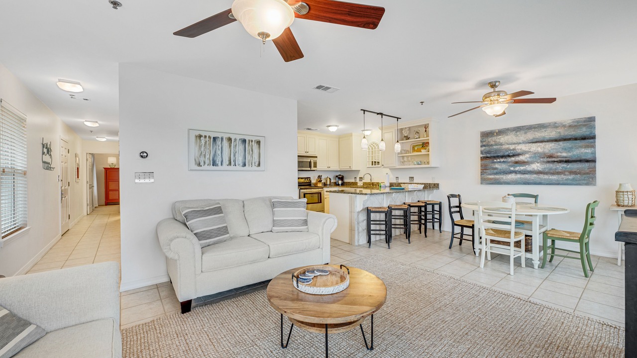 Photo of Livingroom in Gulf Place