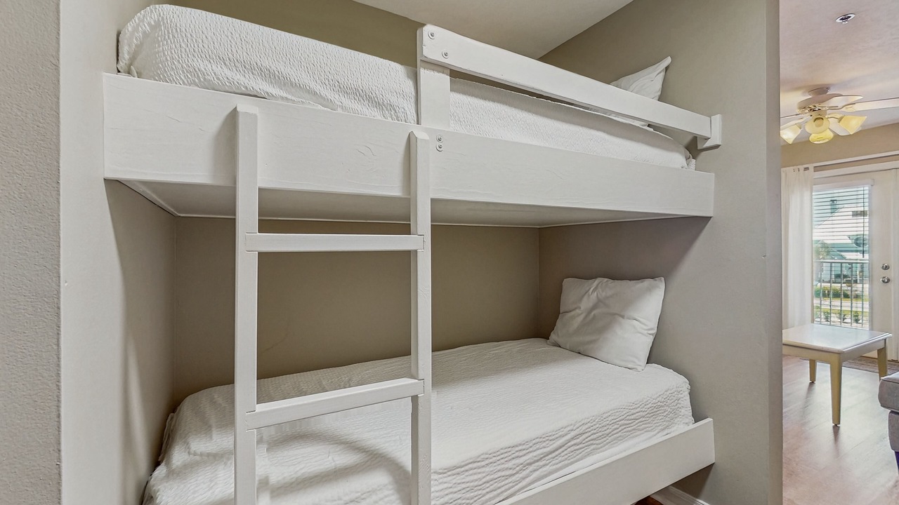 Photo of Bedroom in Gulf Place
