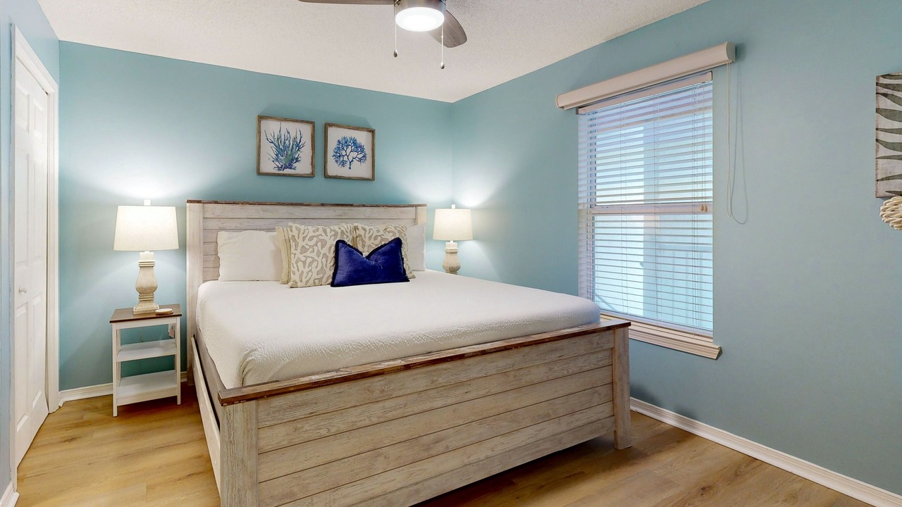 Photo of Bedroom in Gulf Place