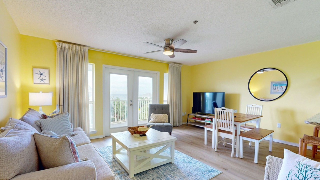 Photo of Livingroom in Gulf Place