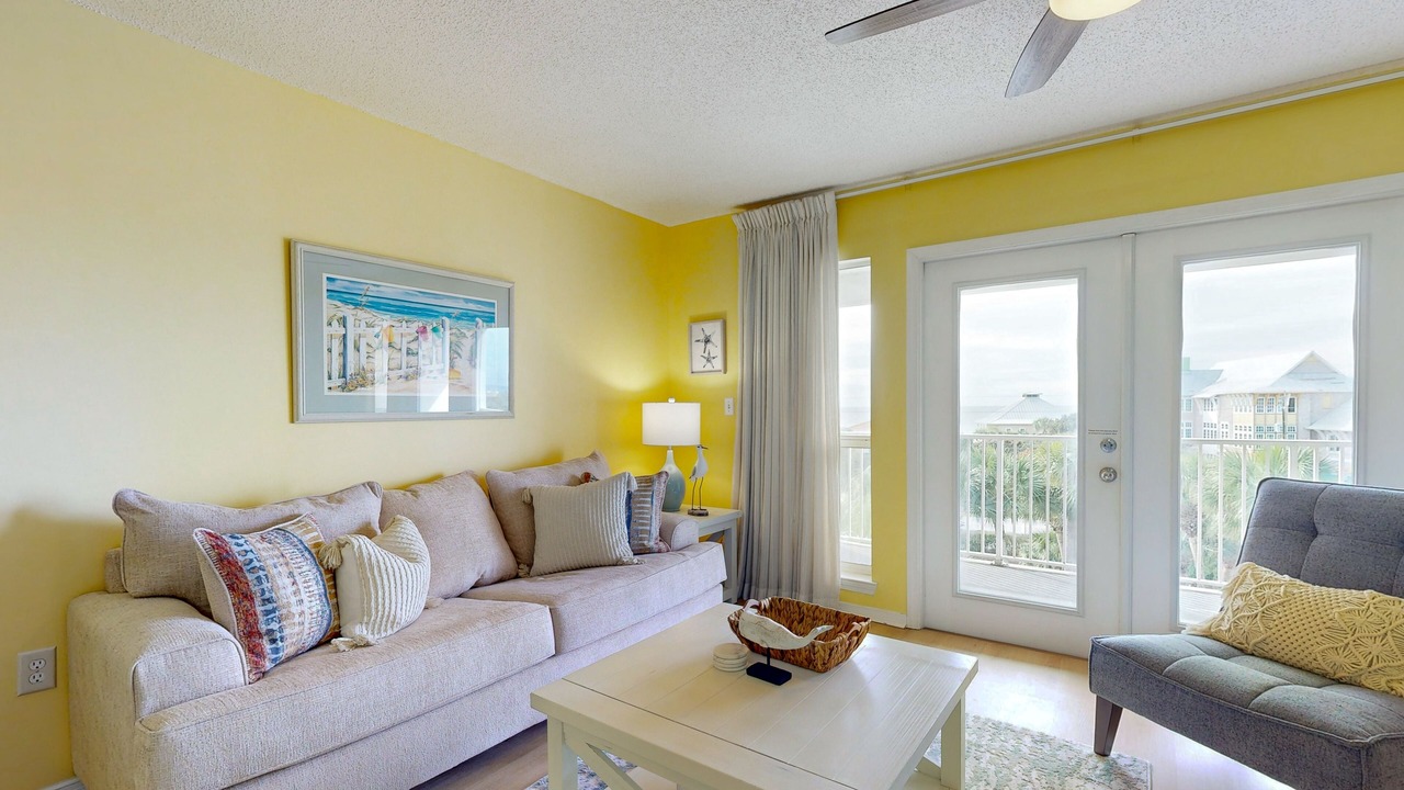 Photo of Livingroom in Gulf Place