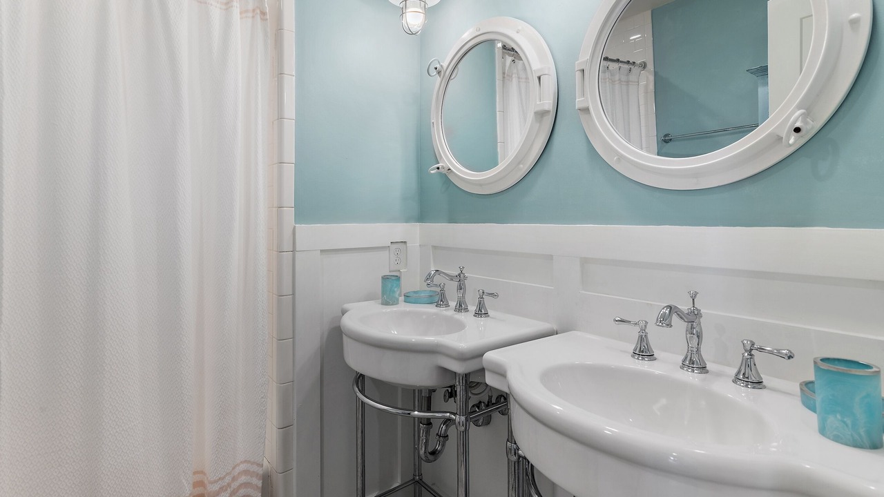 Photo of Bathroom in Gulf Trace