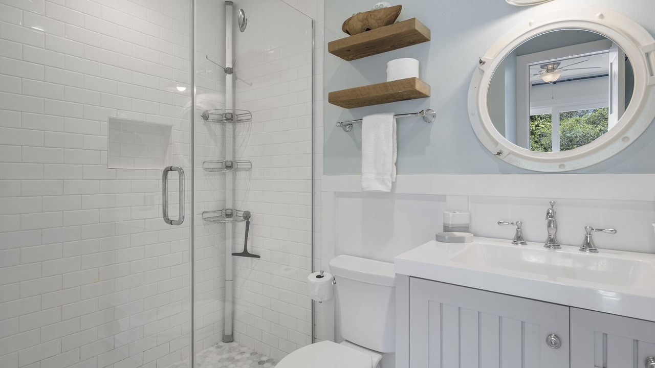 Photo of Bathroom in Gulf Trace