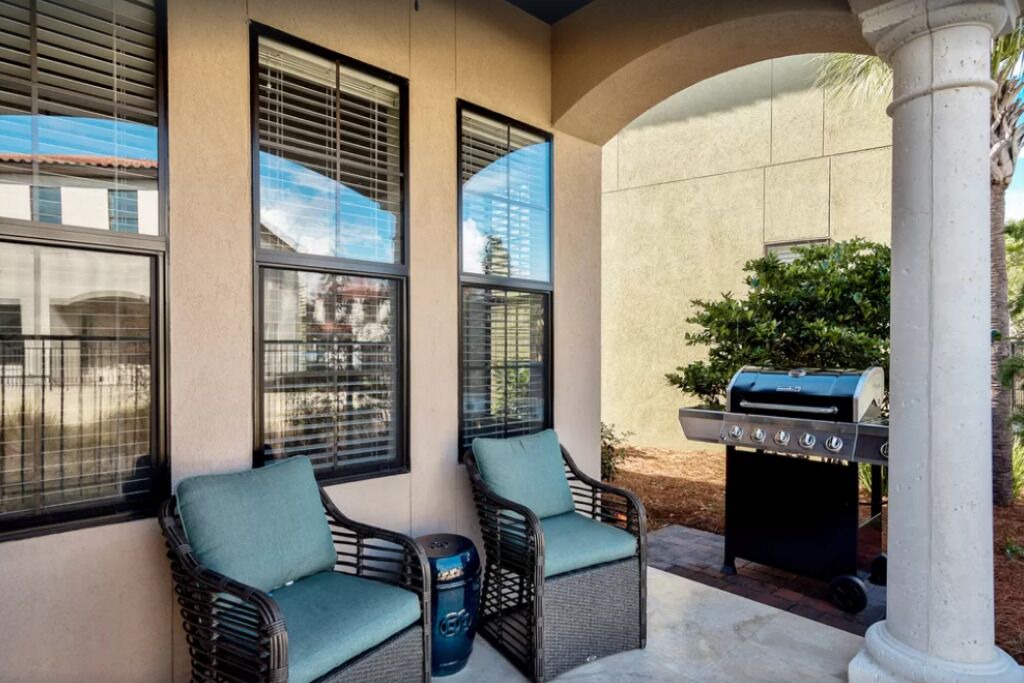 Photo of Patio Balcony in Villa Lago