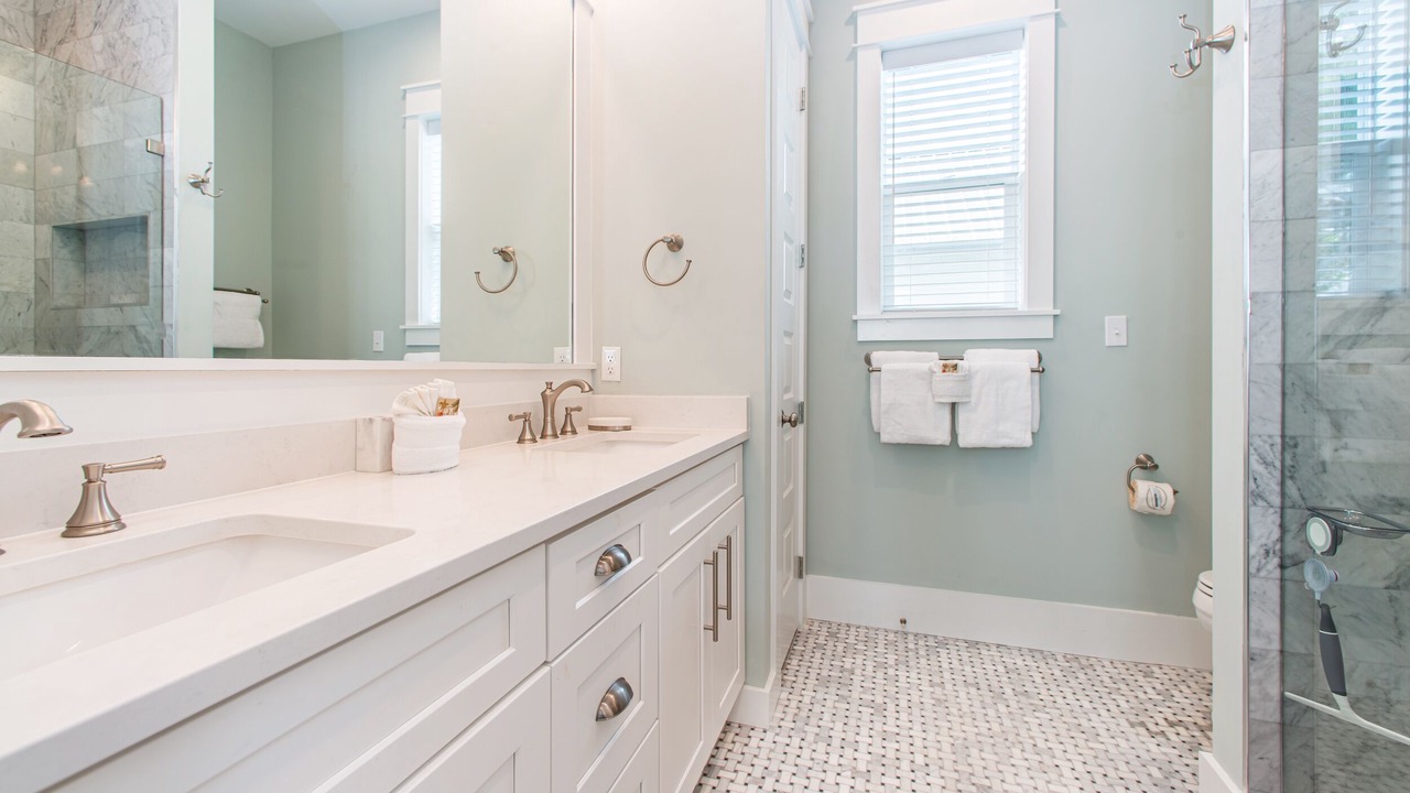 Photo of Bathroom in Greenway Park