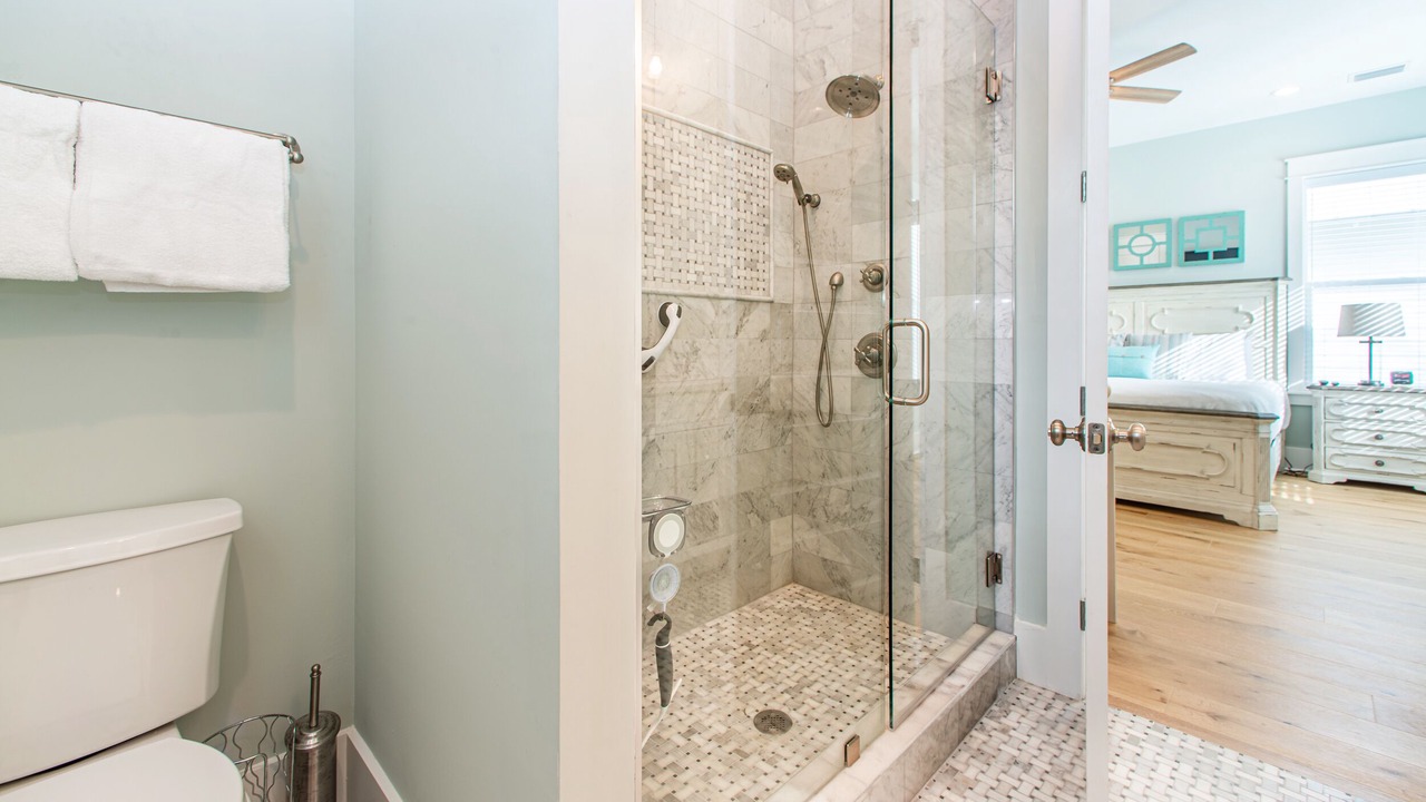 Photo of Bathroom in Greenway Park