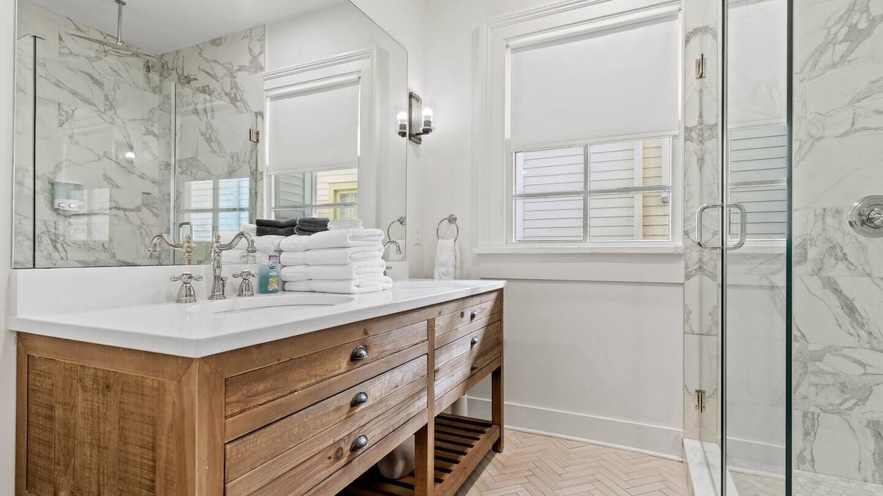 Photo of Bathroom in Uptown Historic District