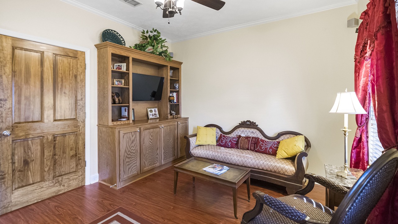 Photo of Livingroom in Starkville