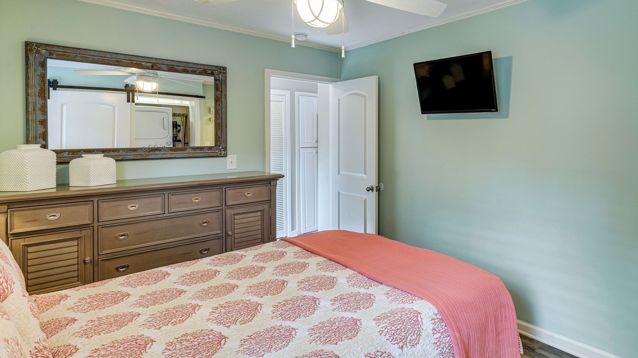 Photo of Bedroom in Diamondhead