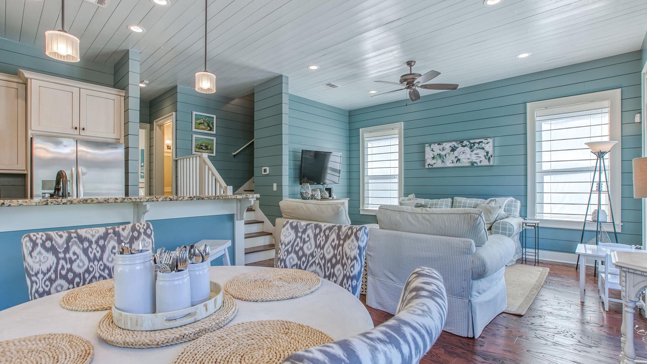 Photo of Livingroom in Lakeside at Blue Mountain Beach
