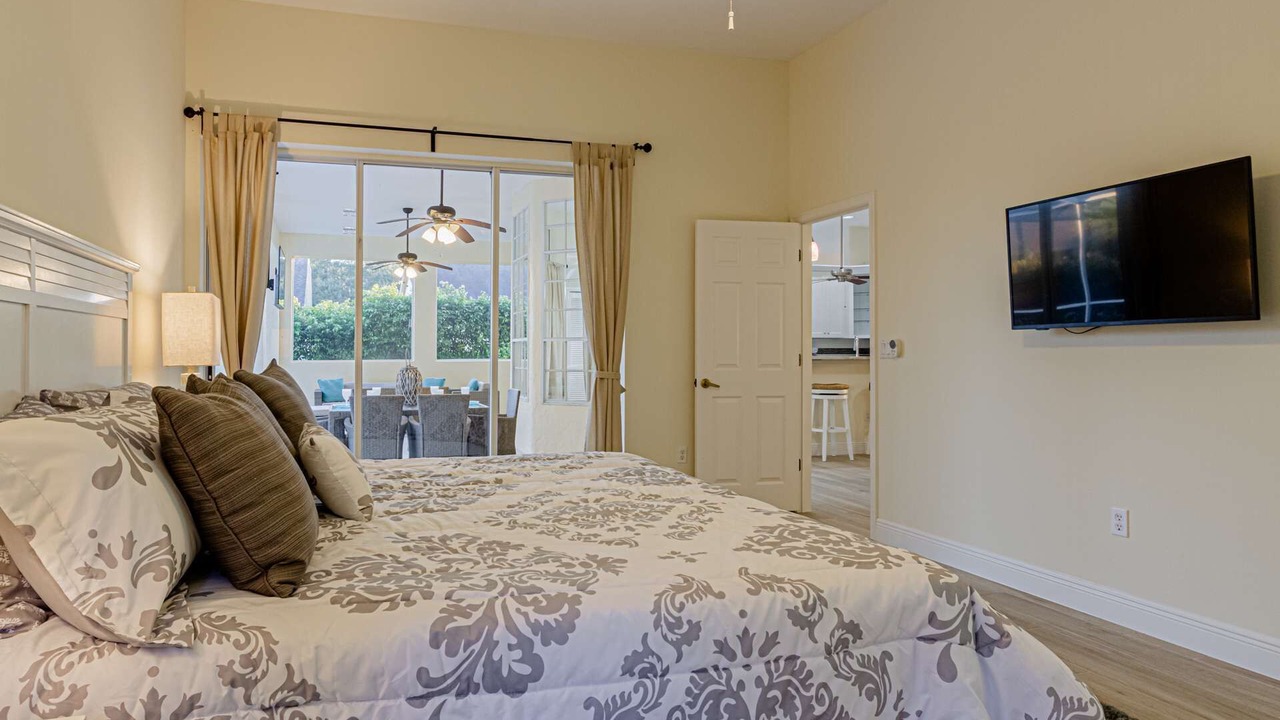 Photo of Bedroom in Crown Pointe