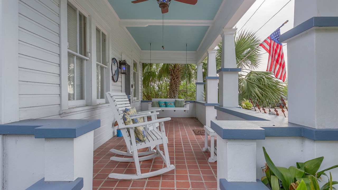 Photo of Patio Balcony in Historic Downtown Apalachicola
