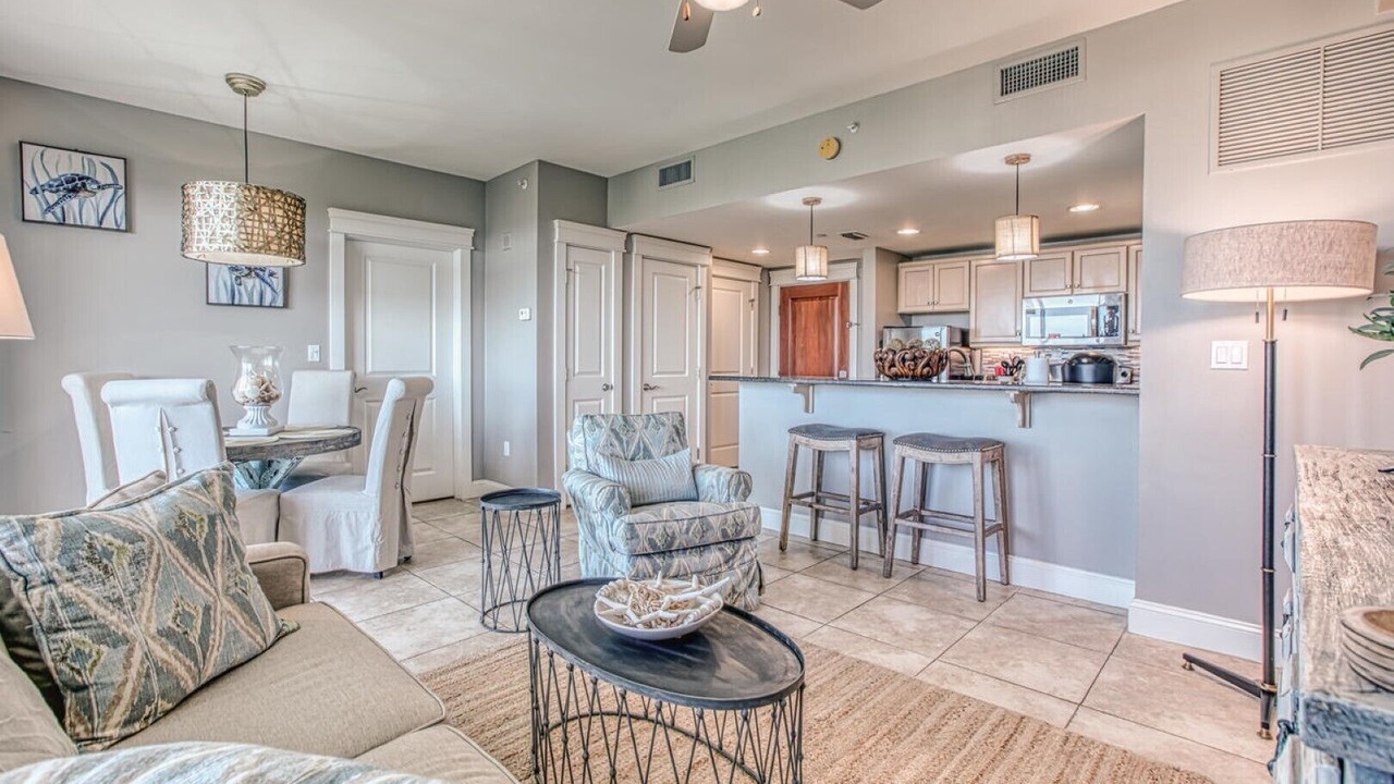 Photo of Livingroom in Baytowne Wharf