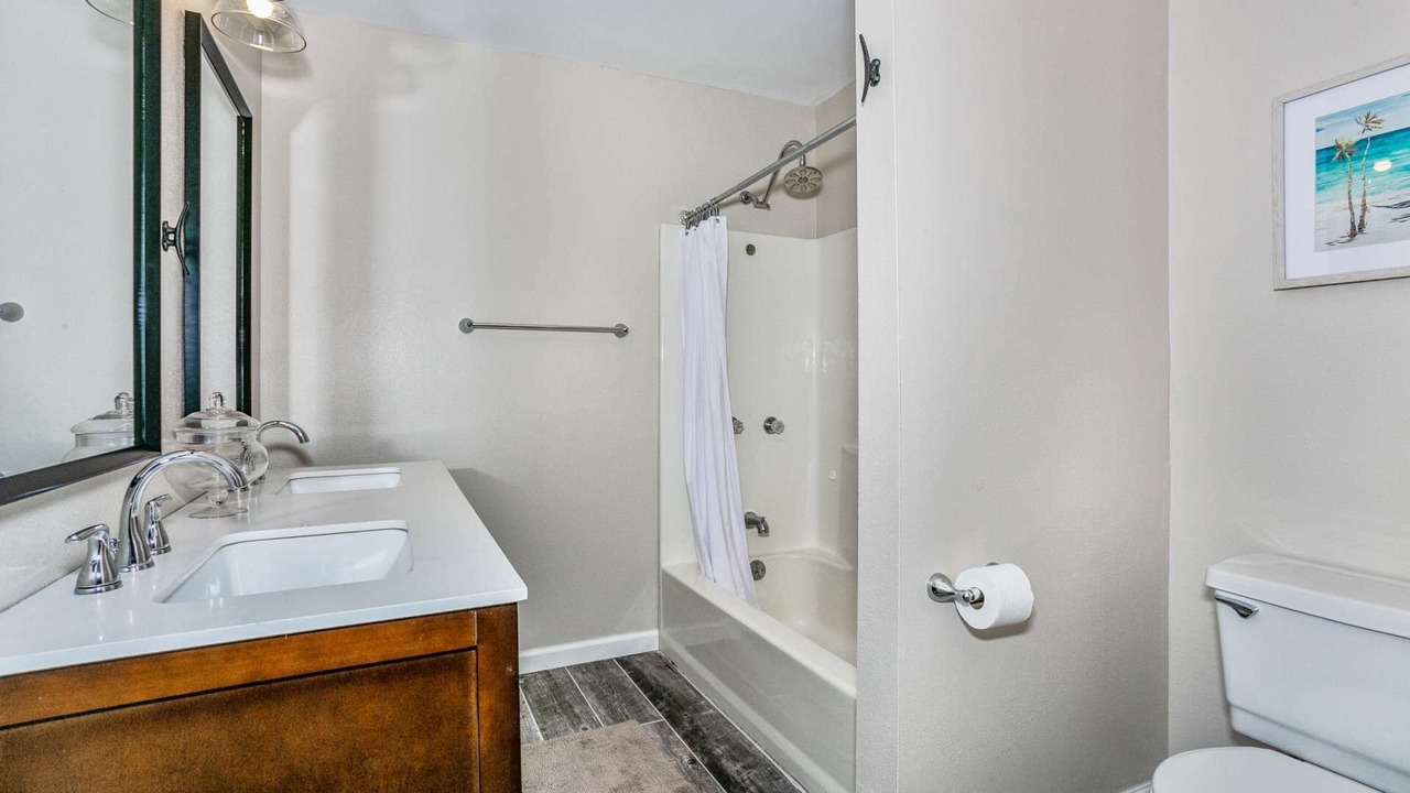Photo of Bathroom in Ono Island