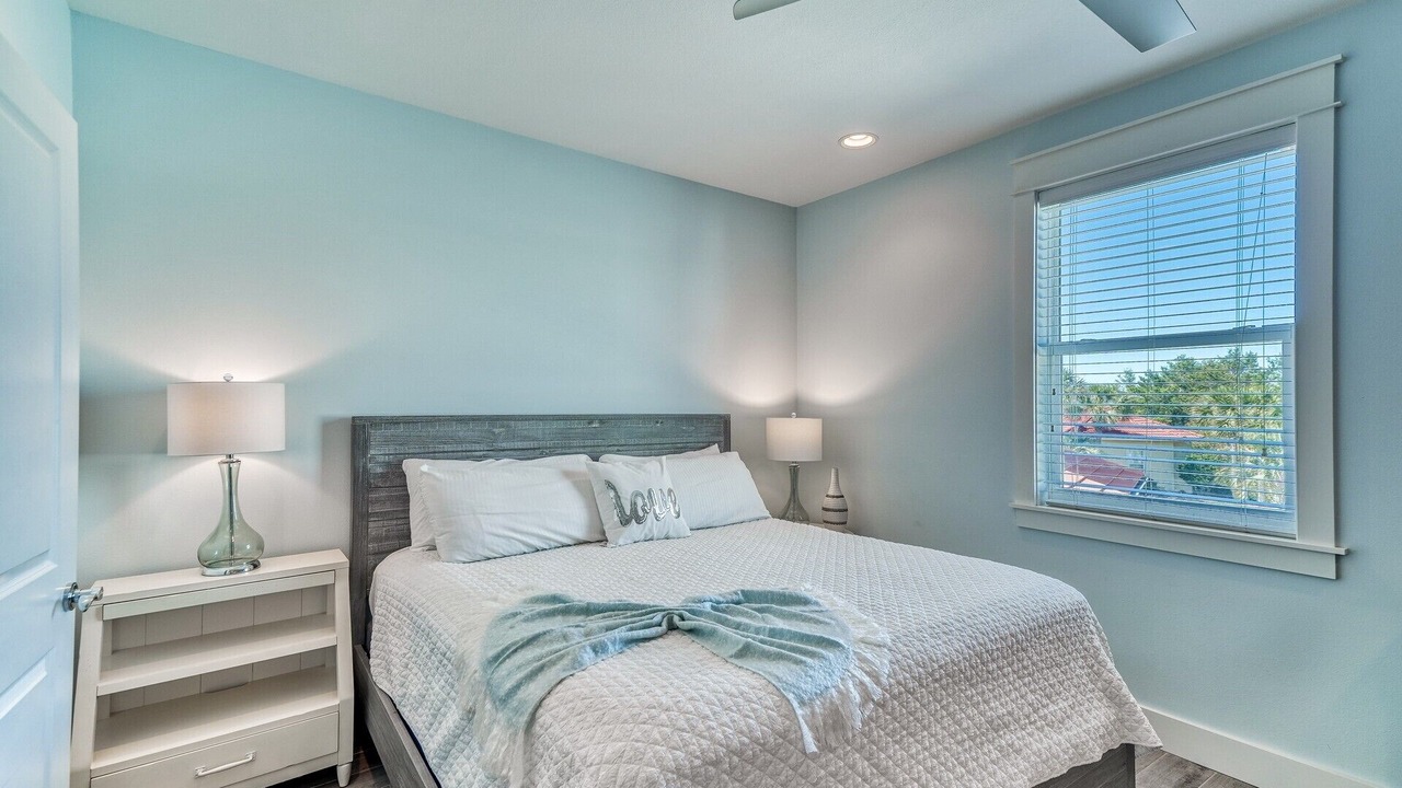 Photo of Bedroom in Emerald Waters Village