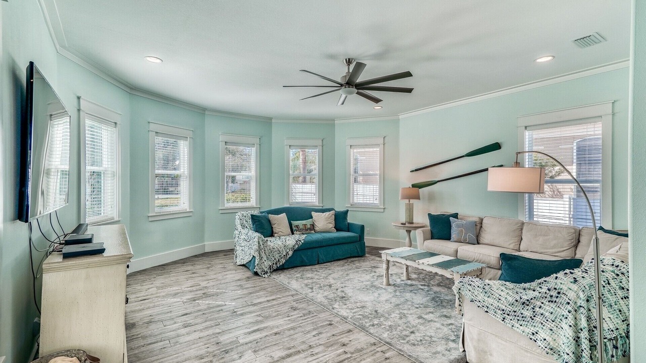 Photo of Livingroom in Emerald Waters Village