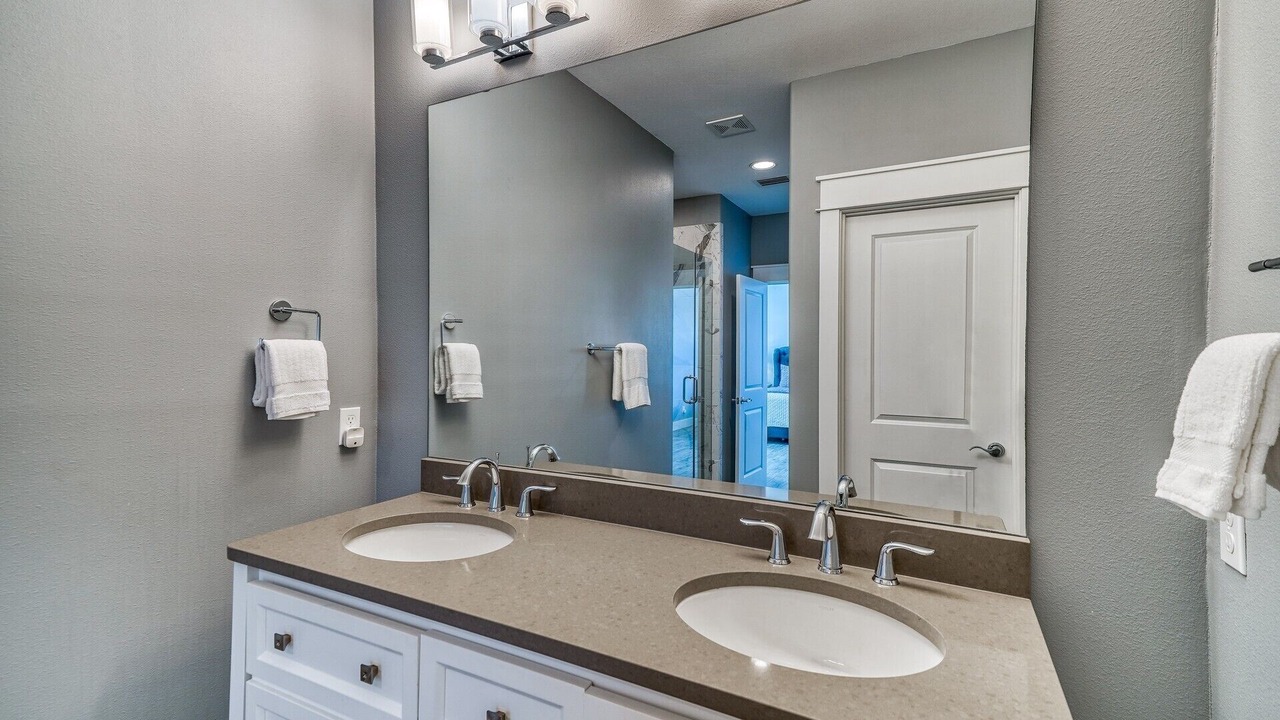 Photo of Bathroom in Emerald Waters Village