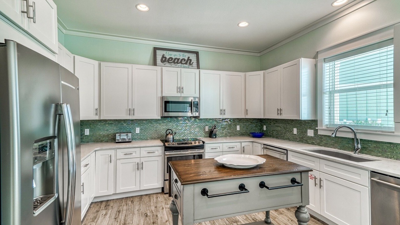 Photo of Kitchen in Emerald Waters Village