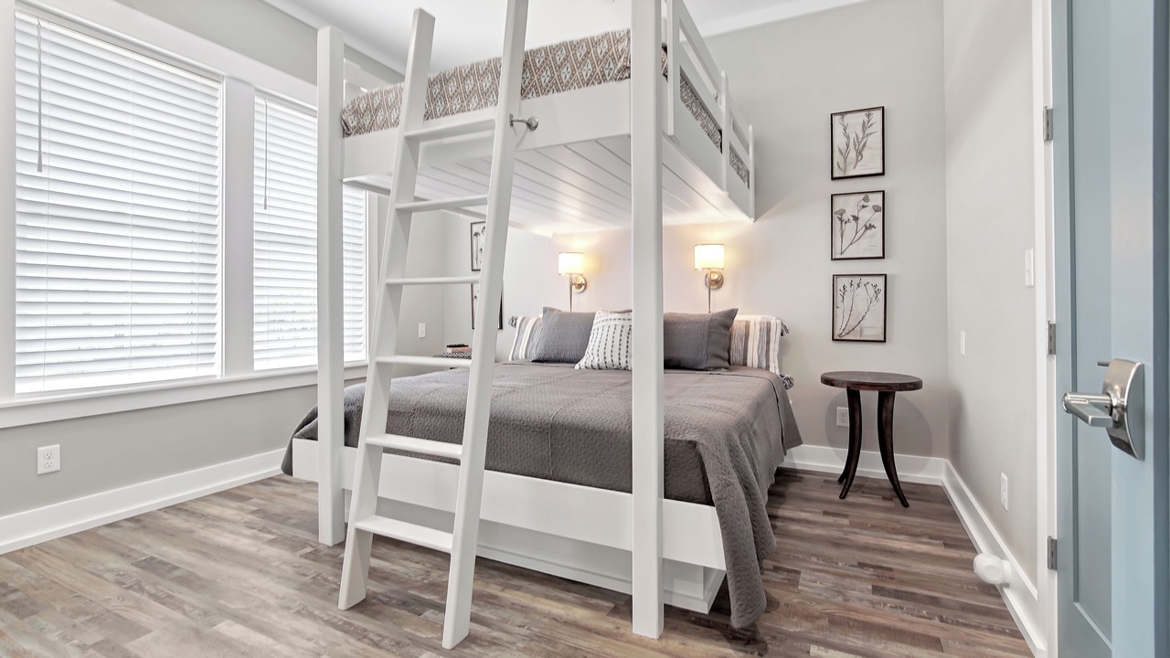 Photo of Bedroom in Crescent Beach