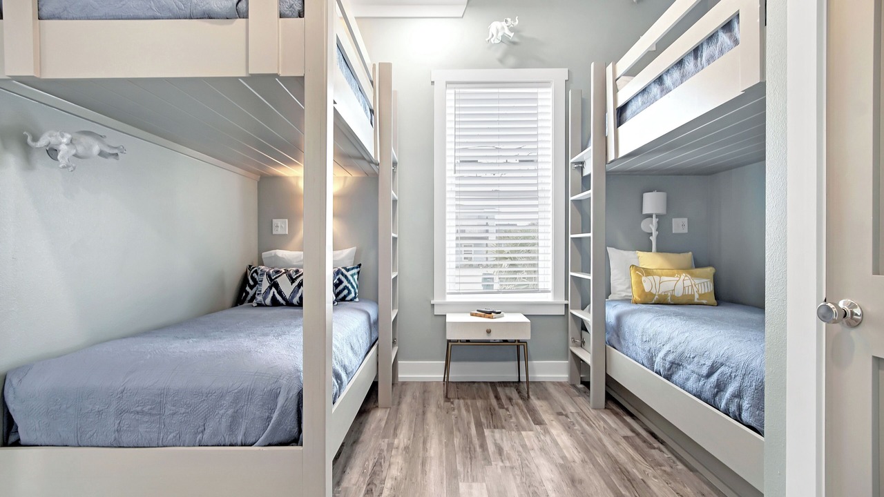 Photo of Bedroom in Crescent Beach