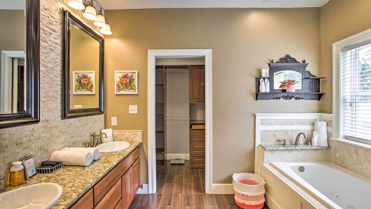 Photo of Bathroom in Waveland