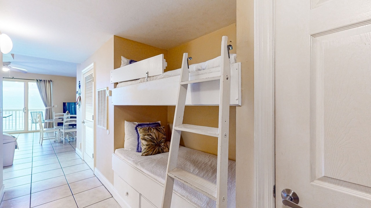 Photo of Bedroom in Bahama Beach