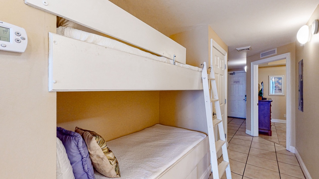 Photo of Bedroom in Bahama Beach