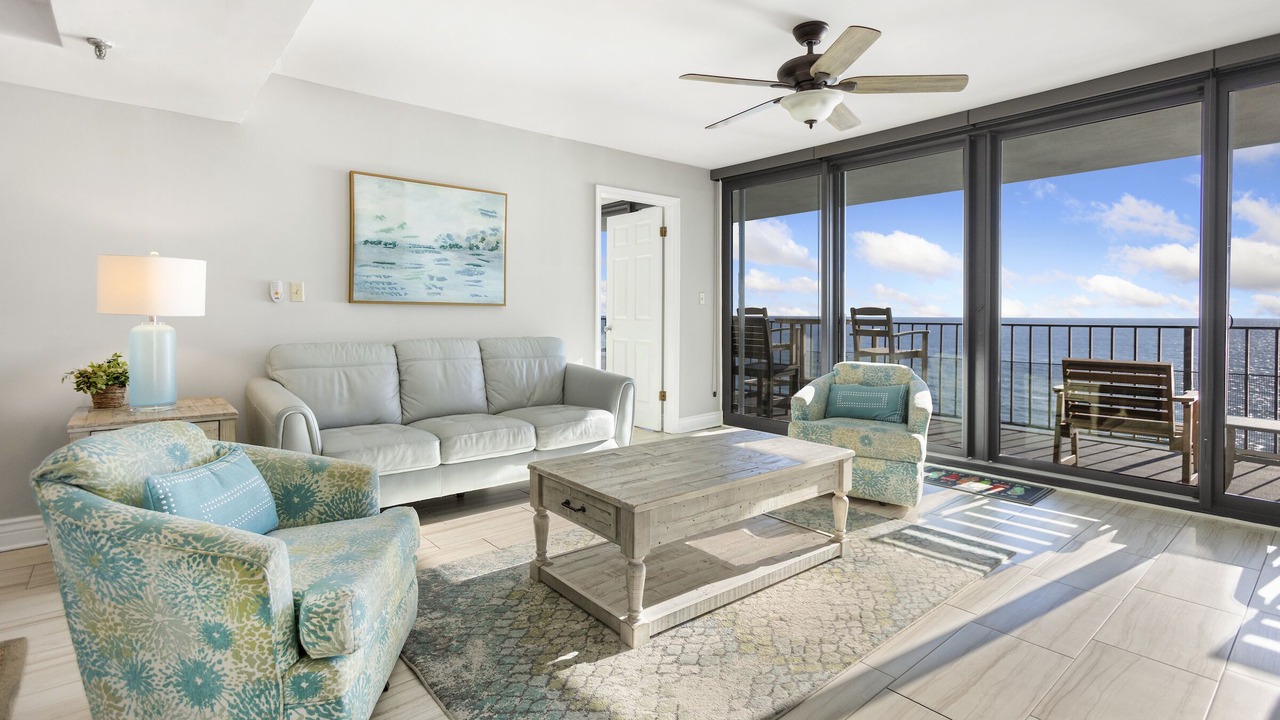 Photo of Livingroom in Biltmore Beach