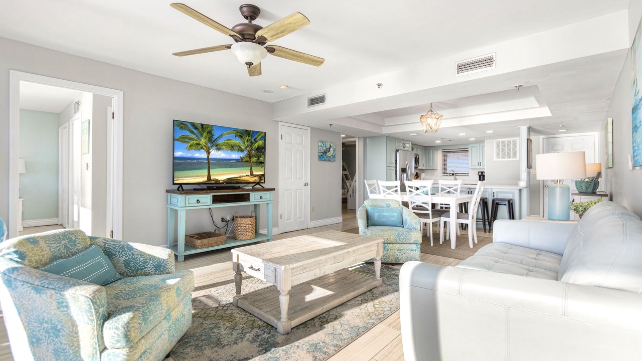 Photo of Livingroom in Biltmore Beach