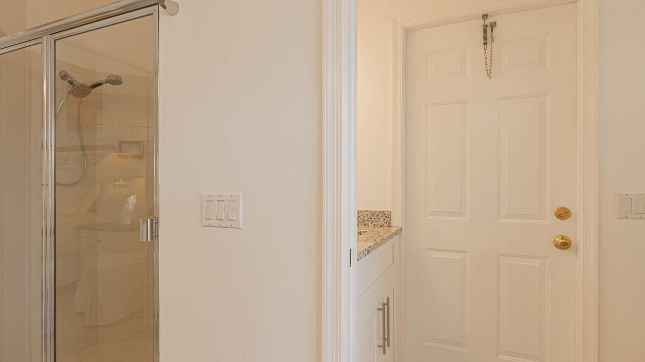 Photo of Bathroom in Crown Pointe