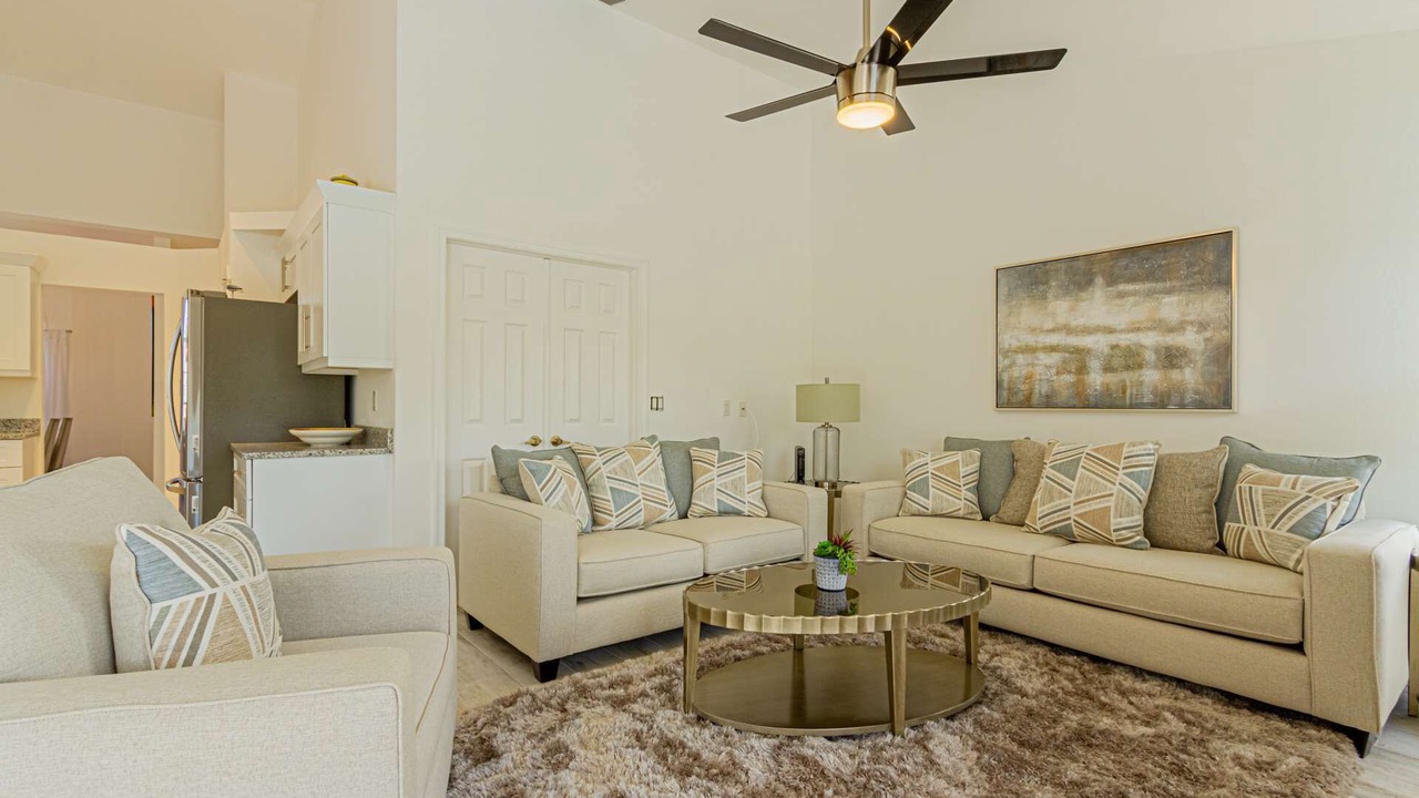 Photo of Livingroom in Crown Pointe