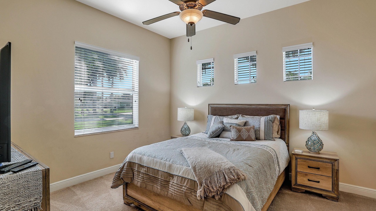 Photo of Bedroom in Yacht Club