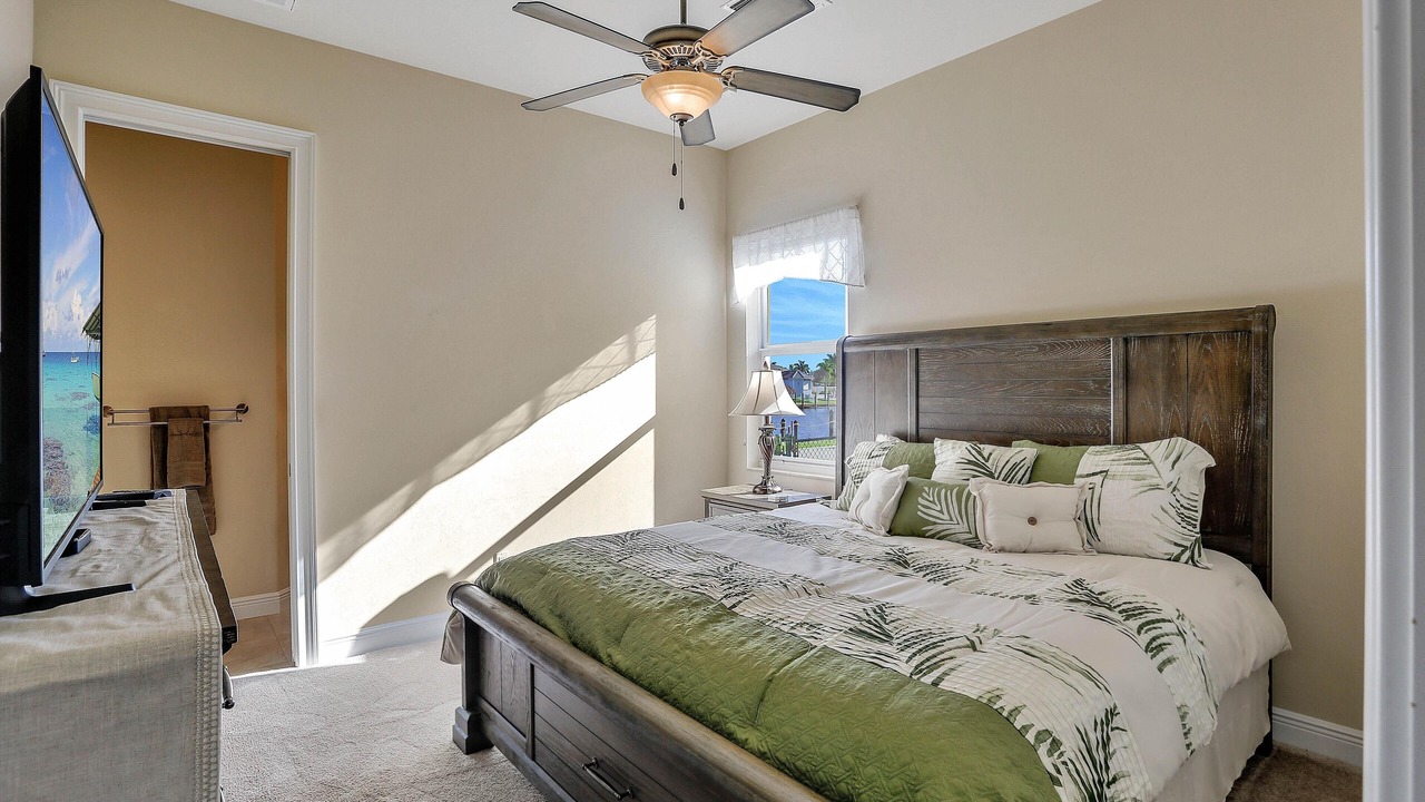Photo of Bedroom in Yacht Club