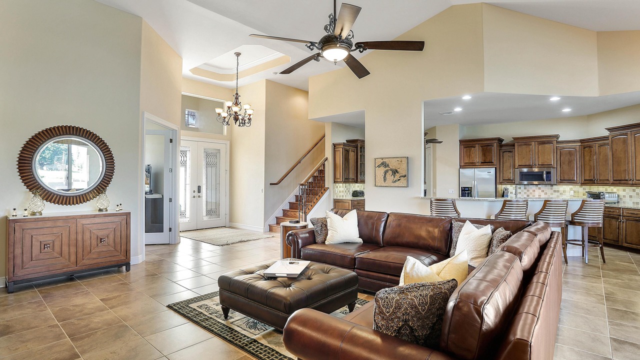 Photo of Livingroom in Yacht Club