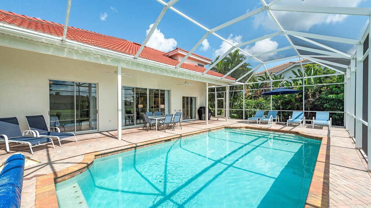 Photo of Outdoor in Crown Pointe