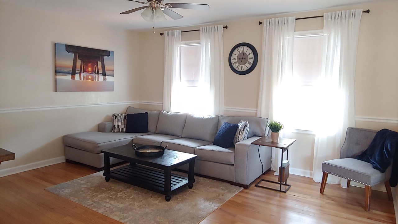 Photo of Livingroom in Navy Point