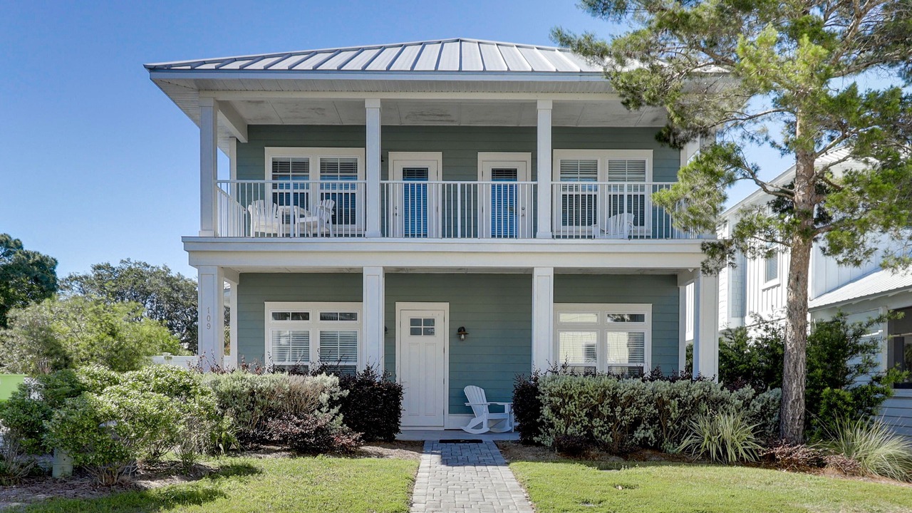 Photo of Outdoor in Emerald Waters Village