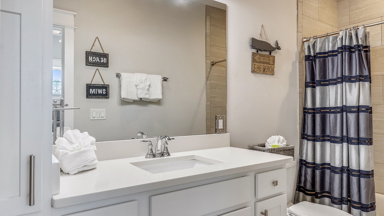 Photo of Bathroom in Emerald Waters Village