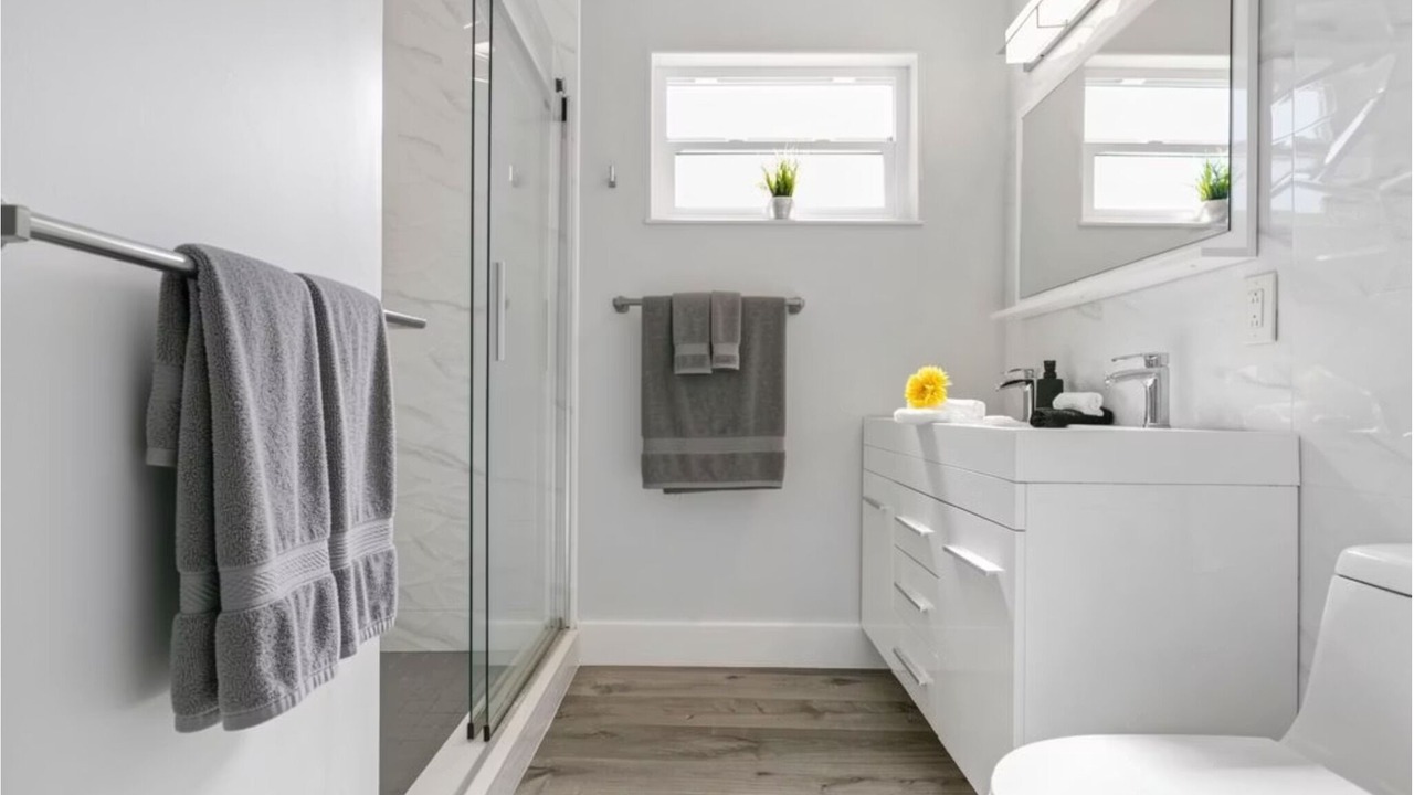 Photo of Bathroom in Driftwood