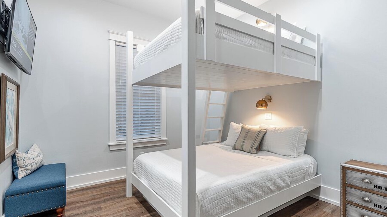 Photo of Bedroom in Laguna Beach Estates