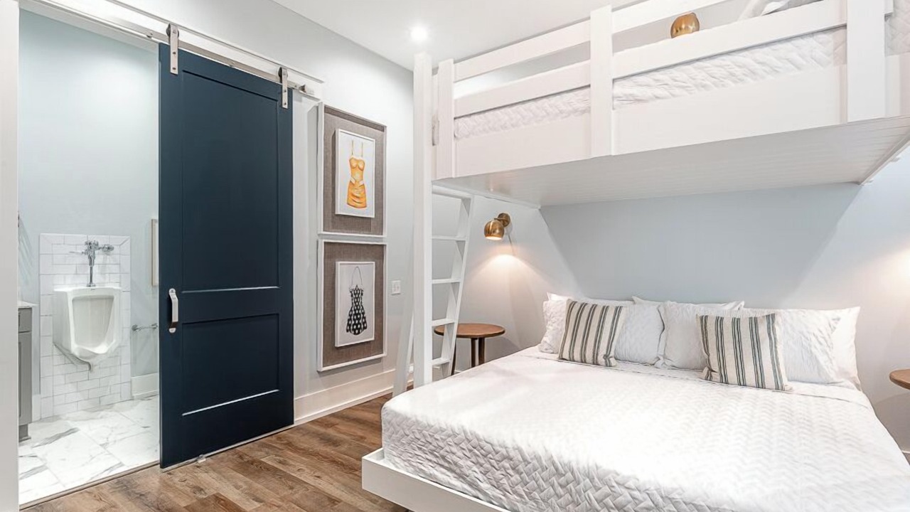 Photo of Bedroom in Laguna Beach Estates