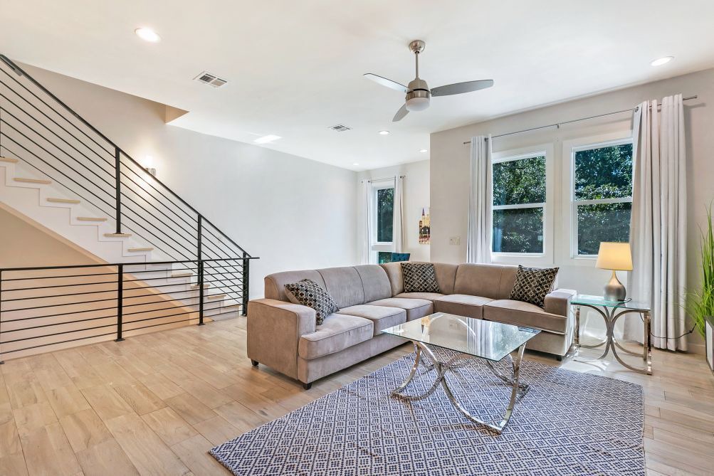 Photo of Livingroom in Mid-City