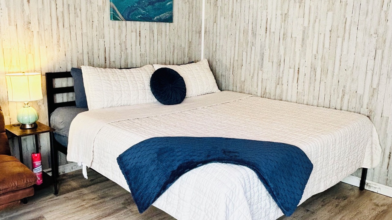 Photo of Bedroom in Salem