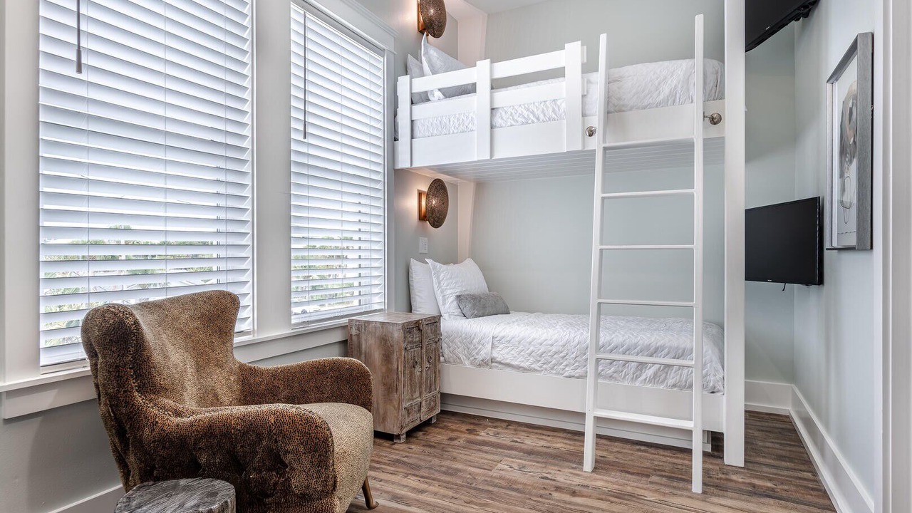 Photo of Bedroom in Laguna Beach Estates