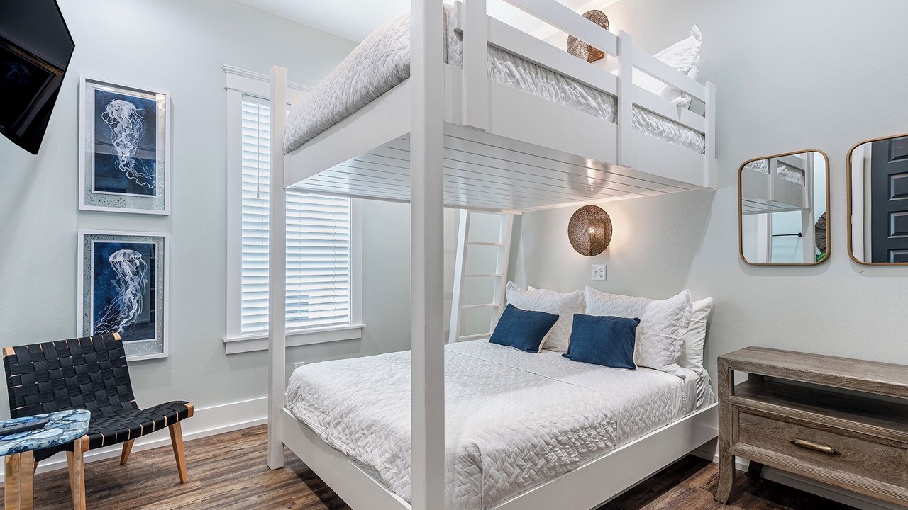 Photo of Bedroom in Laguna Beach Estates