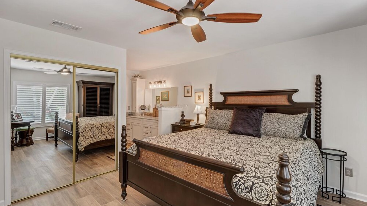 Photo of Bedroom in Palm Valley