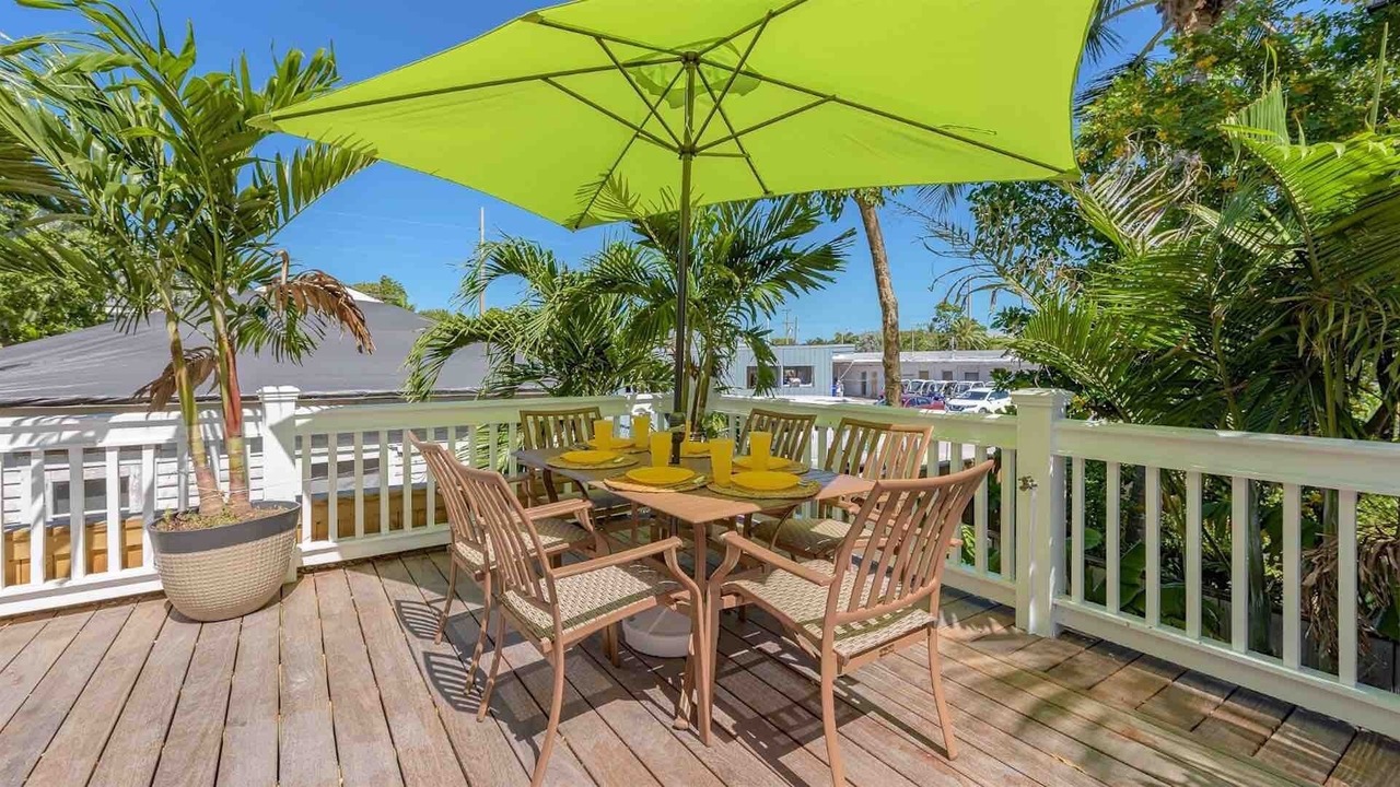 Photo of Outdoor in Uptown - Upper Duval