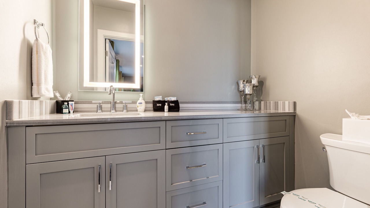 Photo of Bathroom in Central Business District